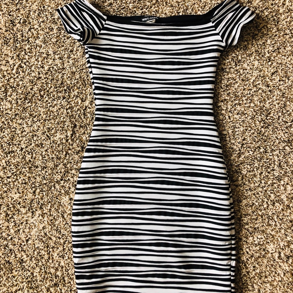 New WITHOUT tags, party dress